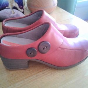 SANITA CLOG, SHOE w buttons! like new PRICE DROP!
